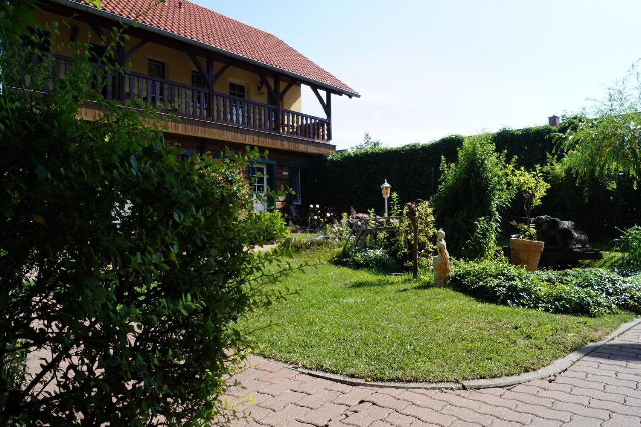 Pension Zum Holzpantoffelmacher Burg  Exterior photo