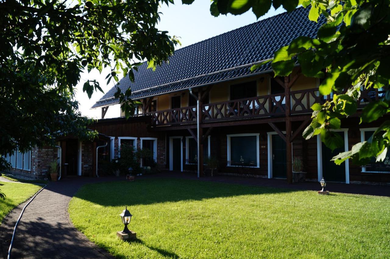 Pension Zum Holzpantoffelmacher Burg  Exterior photo